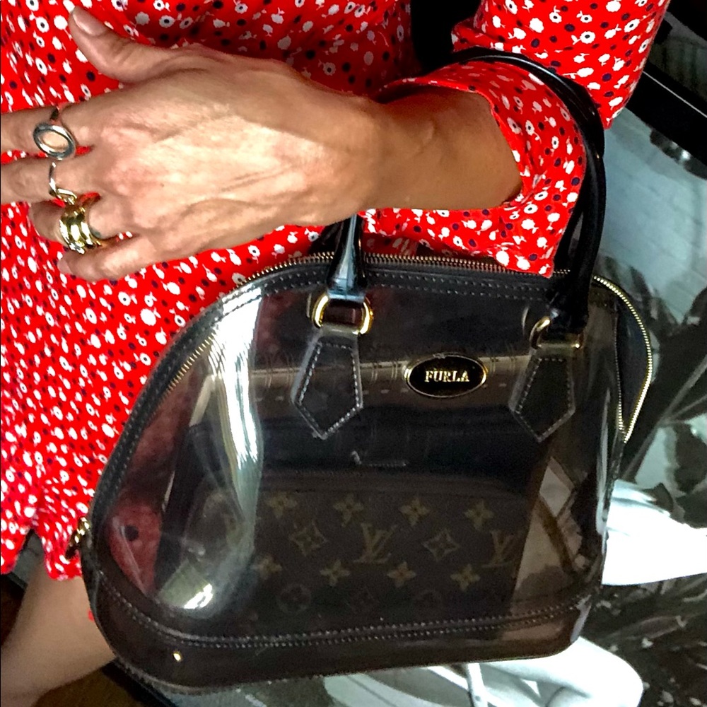 🤩 Vintage FURLA rubber handbag